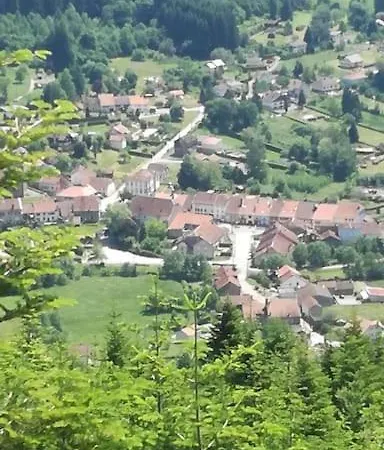 Chaleureux Des Brocards Aux Pieds Des Sapins 3 étoiles Сasa de vacaciones Allarmont