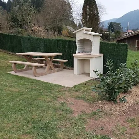 Chaleureux Des Brocards Aux Pieds Des Sapins 3 Etoiles *